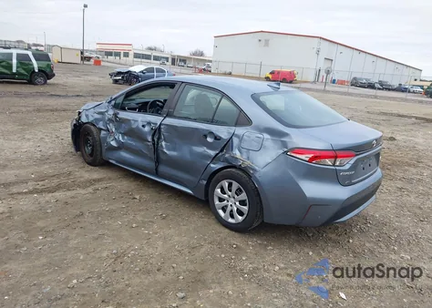 2022 Toyota Corolla Le z USA, uszkodzony, nr VIN 5YFEPMAE9NP368404